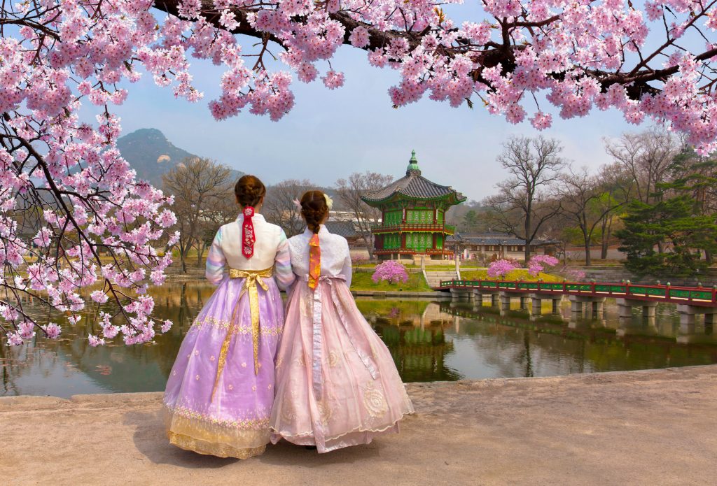 Tenue nationale coréenne au Palais Gyeongbokgung